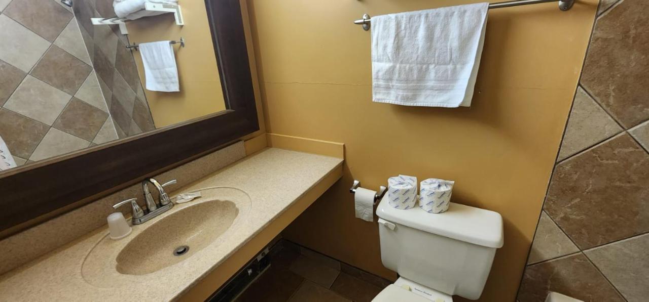 Gimli Viking Inn מראה חיצוני תמונה